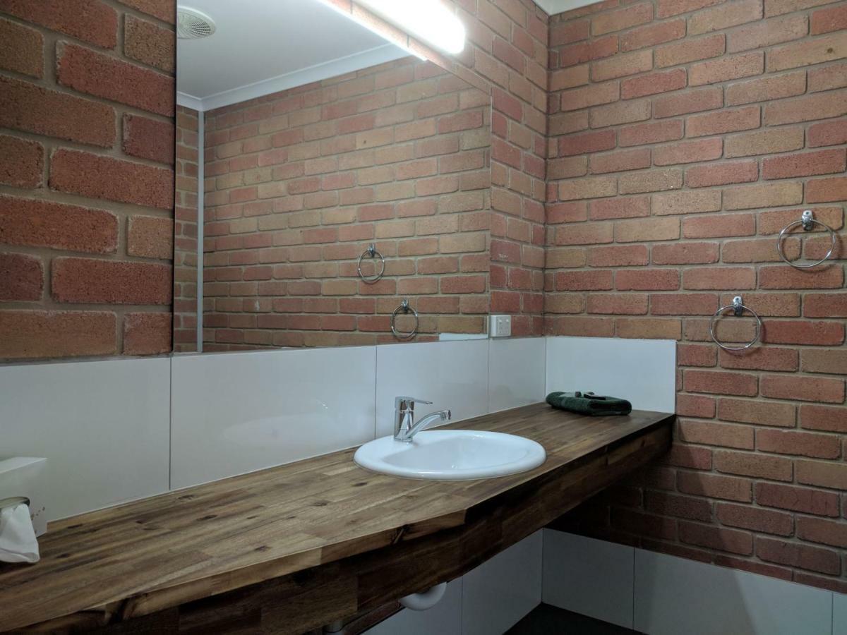 Travellers Inn Kaniva Dış mekan fotoğraf